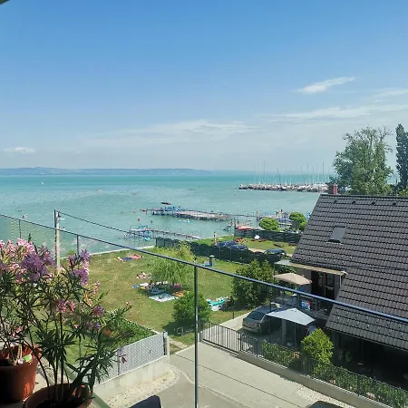Lägenhet Vizpart Hullam Balatonlelle